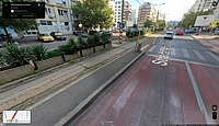 Captură de ecran de pe Google Maps (mod Street View), reprezentând o stație de tramvai (nemodernizată și fără garduri de protecție) de pe linia 19, pe strada Nerva Traian. Imagine realizată de Google Maps în august 2023.