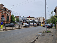 Stația de tramvai Alexandru Sihleanu (pe Calea Călărașilor), nemodernizată, fotografiată pe 25 aprilie 2024.