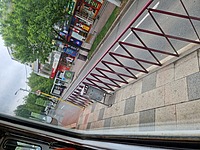 Stația de tramvai Piața Vitan, modernizată, fotografiată pe 25 aprilie 2024.