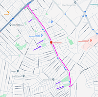 Captură de ecran de pe Google Maps (2024), cu Calea Ferentari din București. Săgețile mov reprezintă părculețele adiacente acestui bulevard.